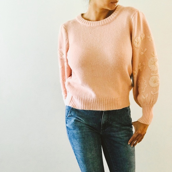 NWT pink embroidered sweater size Medium - Picture 7 of 7
